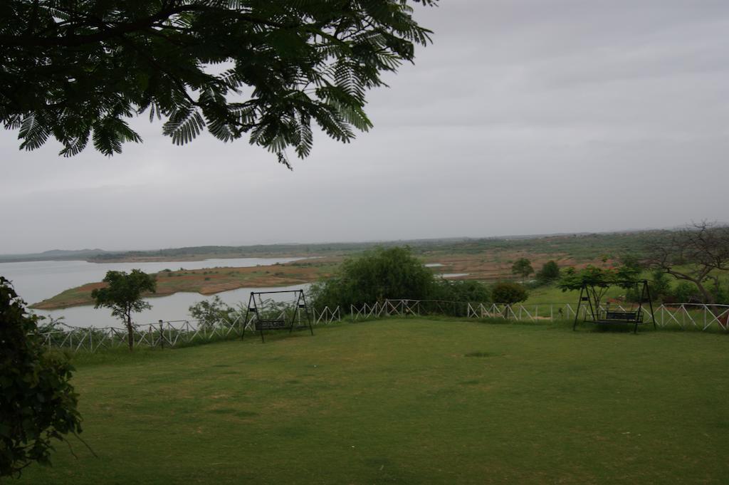 Kutch Safari Lodge ภุช ภายนอก รูปภาพ