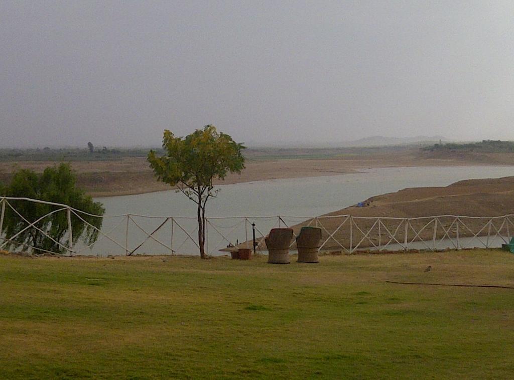 Kutch Safari Lodge ภุช ภายนอก รูปภาพ