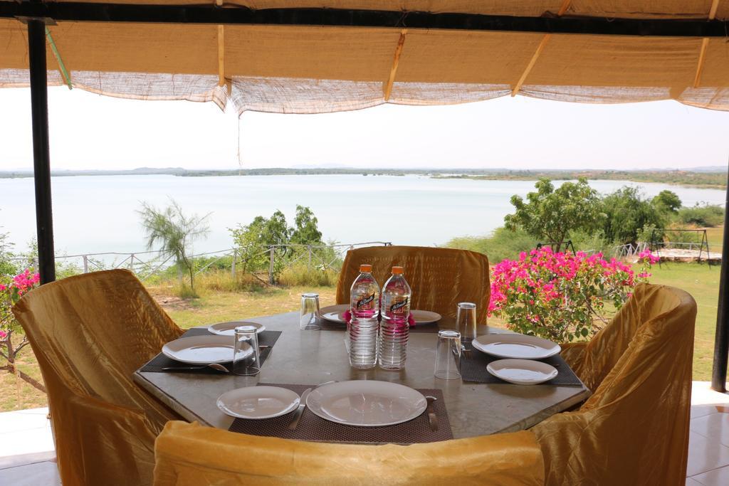 Kutch Safari Lodge ภุช ภายนอก รูปภาพ