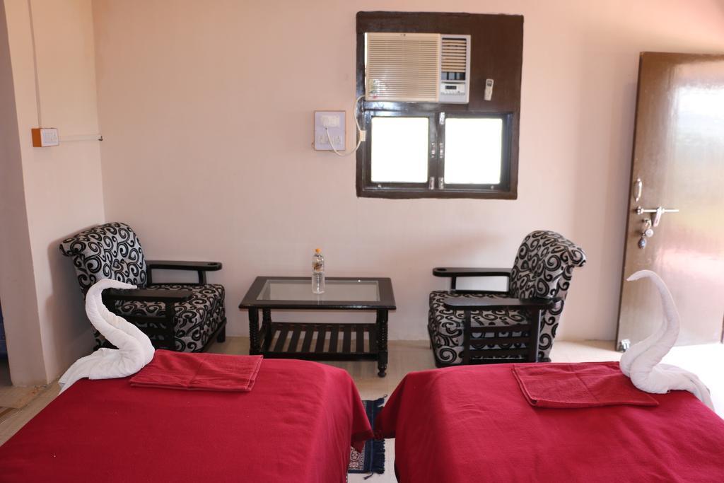 Kutch Safari Lodge ภุช ภายนอก รูปภาพ
